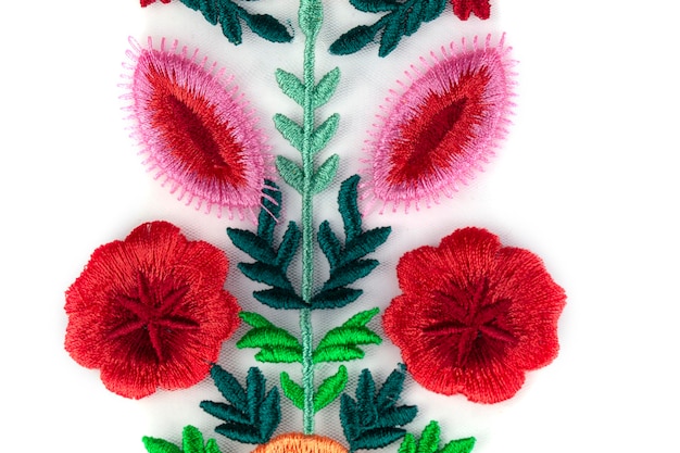 haft ręczny z motywem ludowym